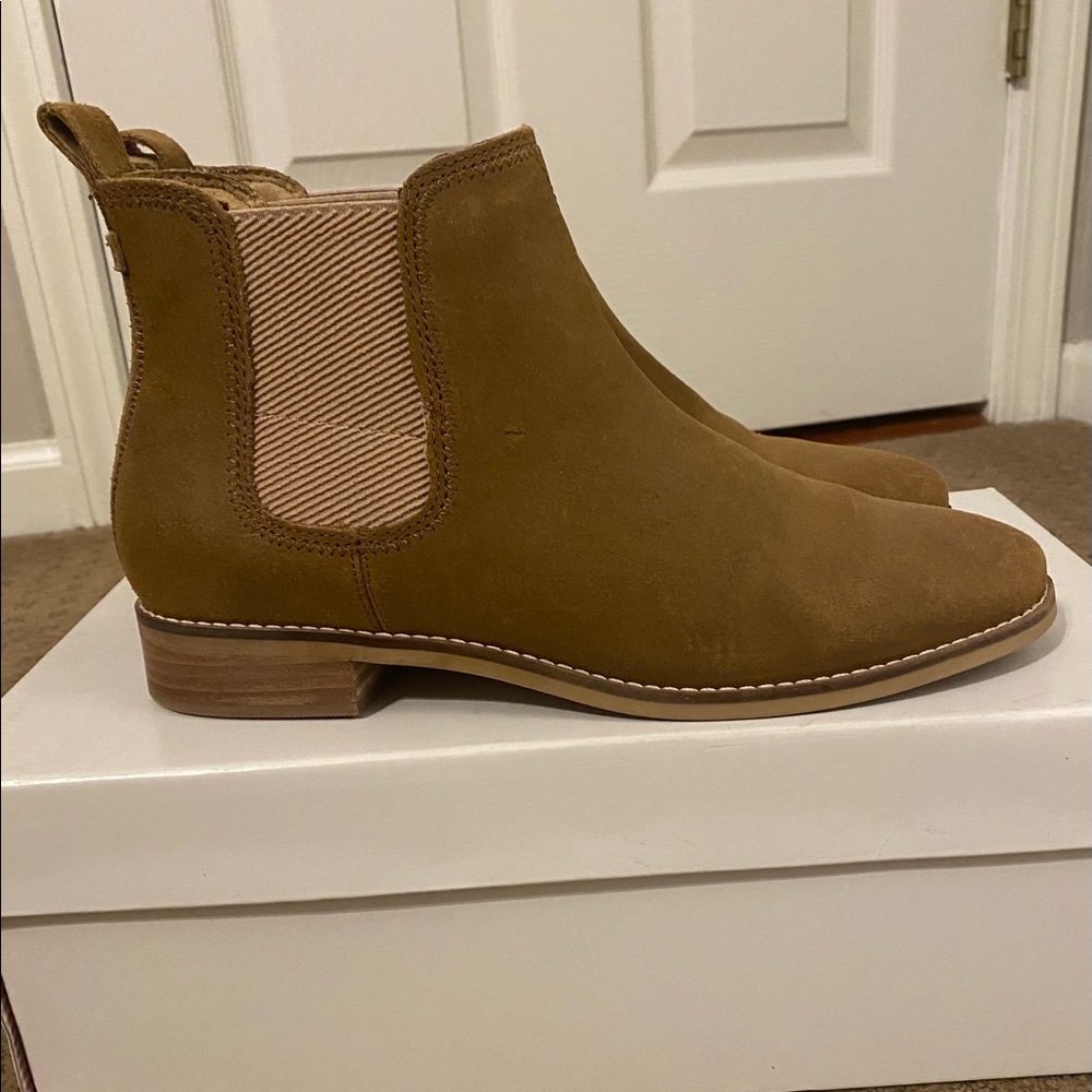 TOMS Chelsea style, women’s ankle boots